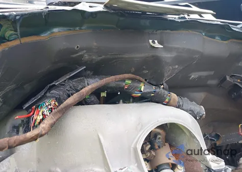 1997 Ford F-350 Xl z USA, uszkodzony, nr VIN 1FTHF36F2VEC88936